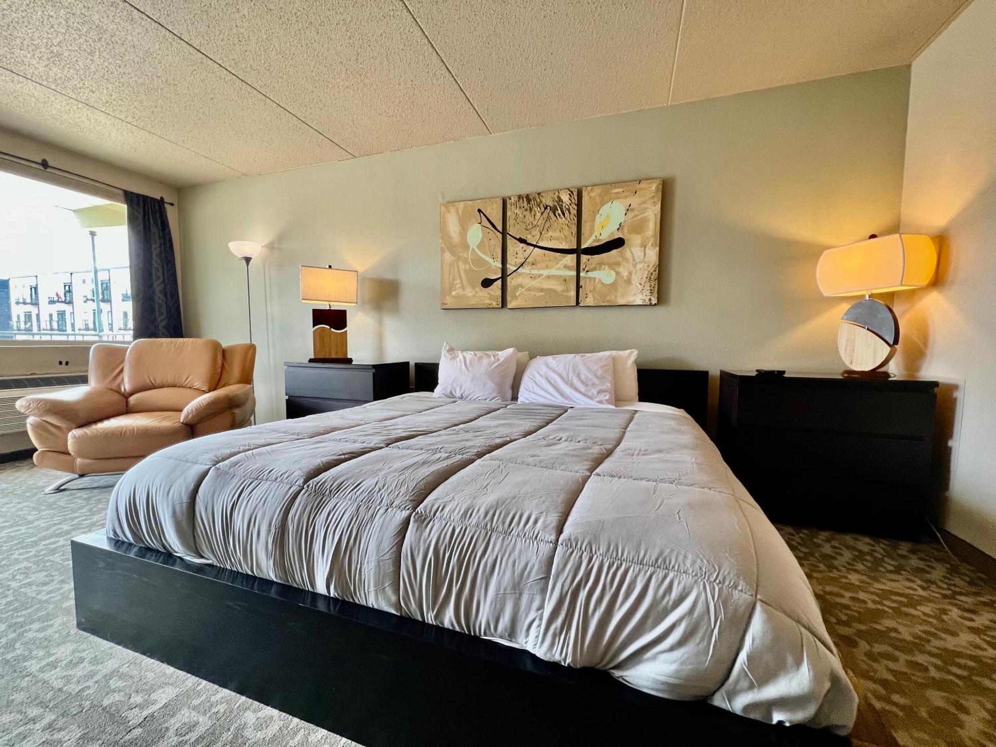 Lindell Motor Lodge - Downtown Cedar Falls Studio With Free Gated Parking! Zewnętrze zdjęcie