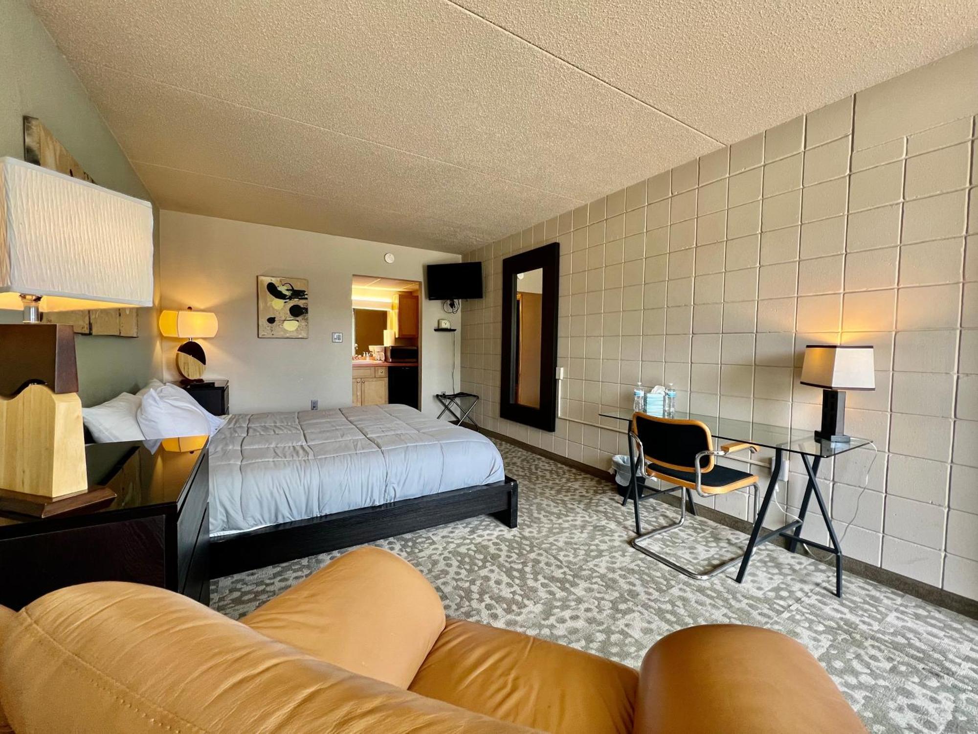 Lindell Motor Lodge - Downtown Cedar Falls Studio With Free Gated Parking! Zewnętrze zdjęcie